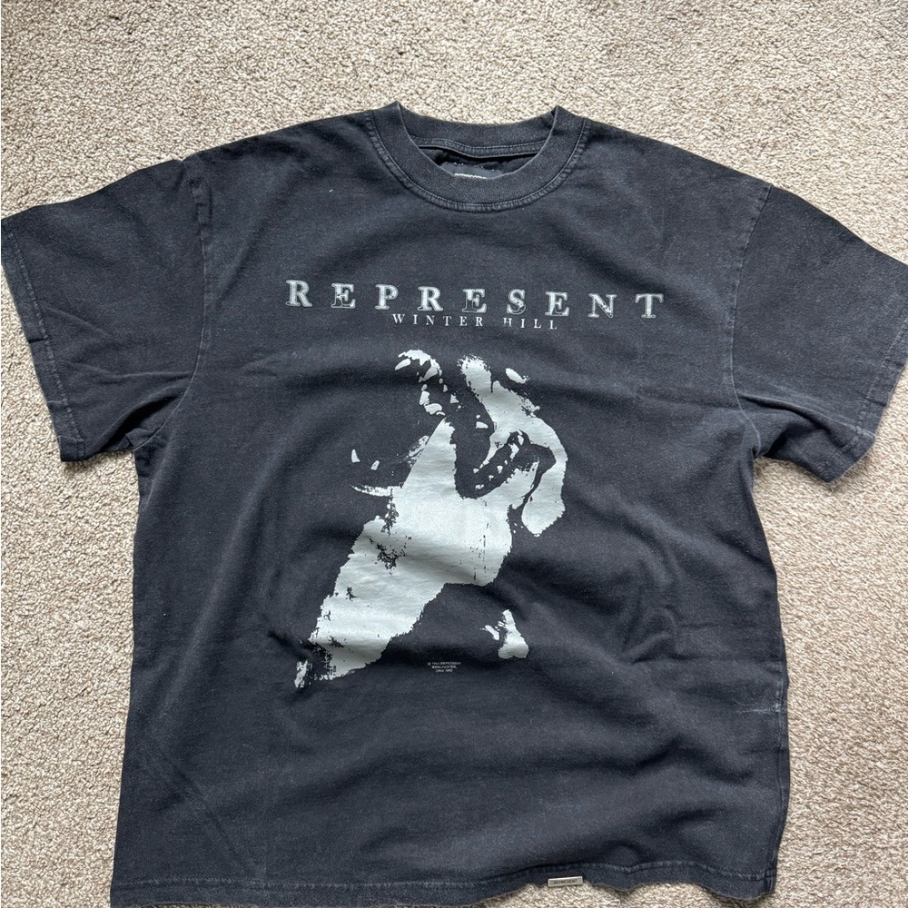 Represent graphic tee